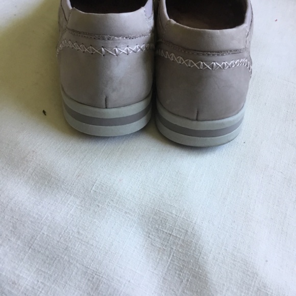 Nearly New Earth Origins Slip-ons - Picture 6 of 7
